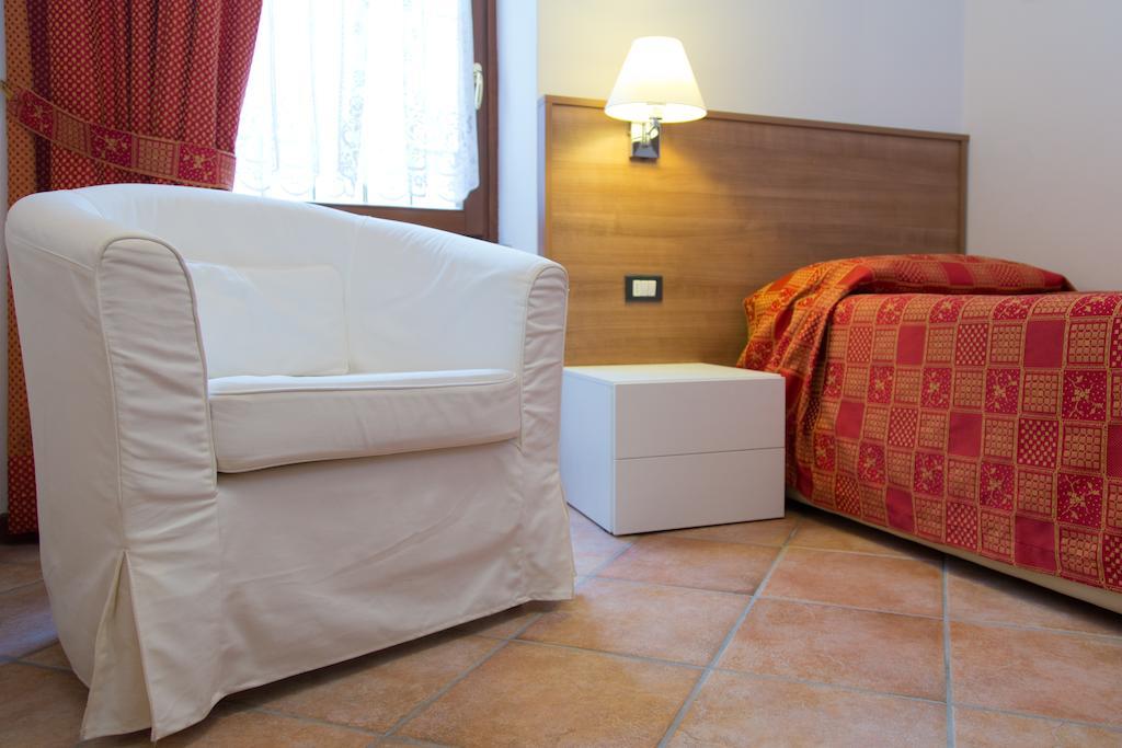 Albergo Antica Locanda Clusone Camera foto